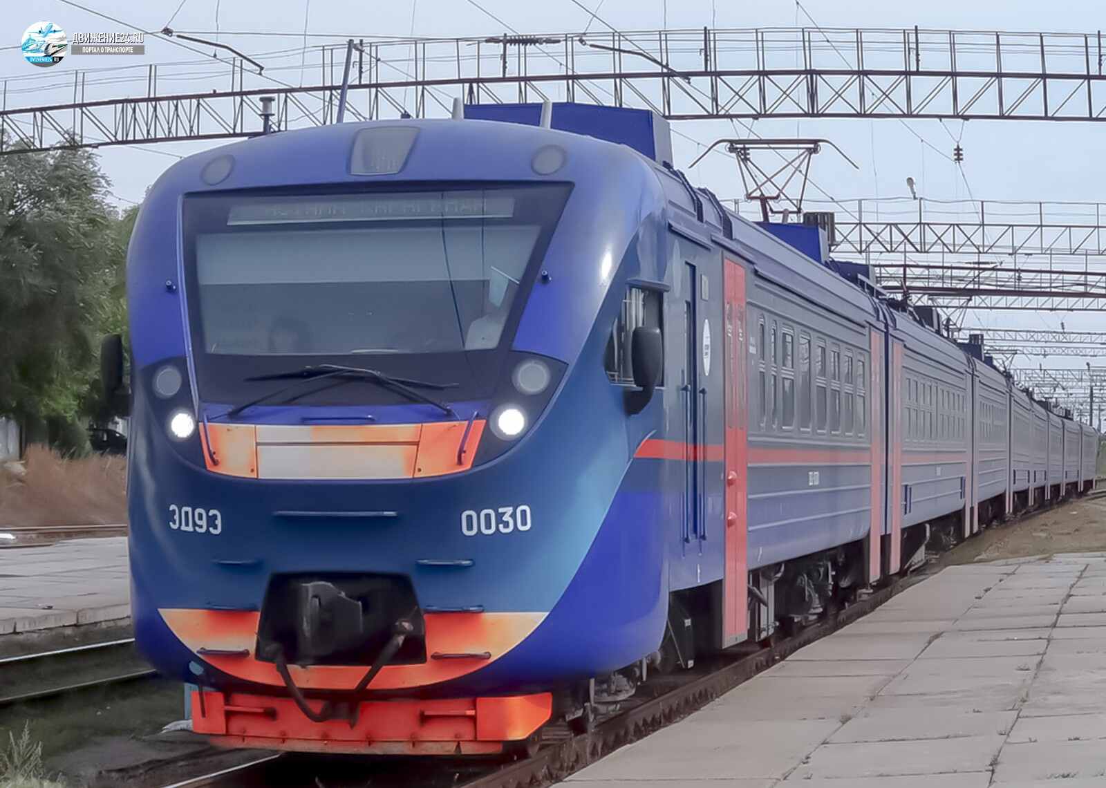 Электропоезд ЭД9Э