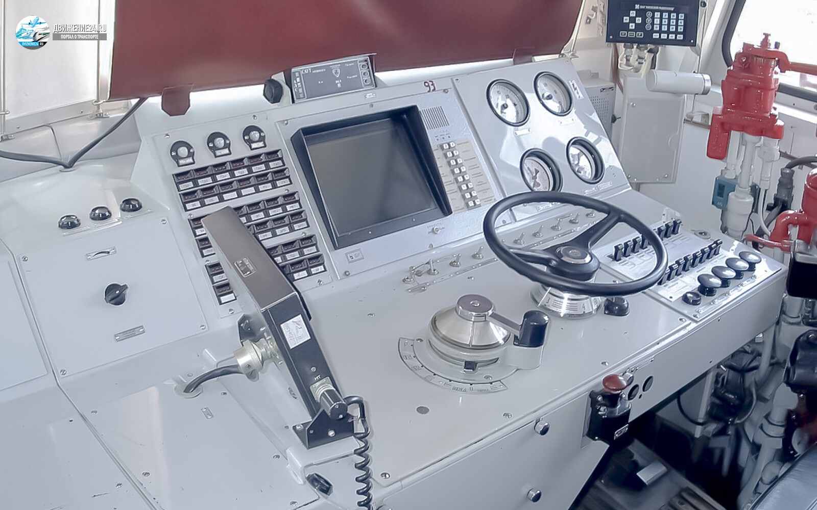 Кабина электровоза ЭП1