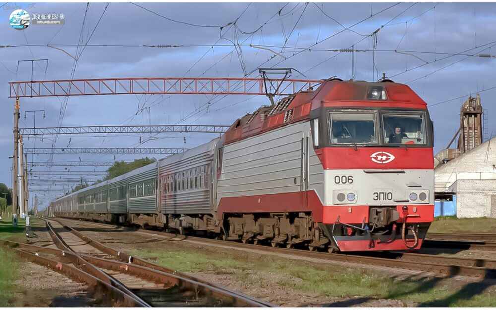 Электровоз ЭП10