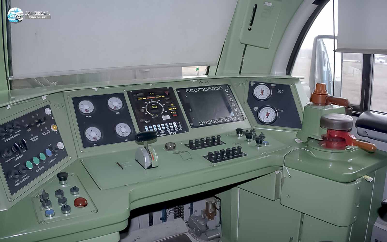 Кабина электровоза ЭП1м