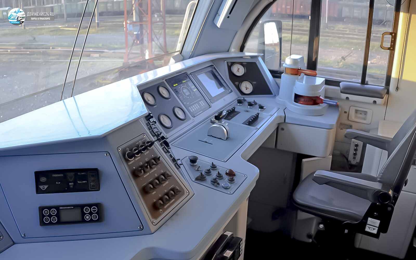 Кабина электровоза ЭП1м