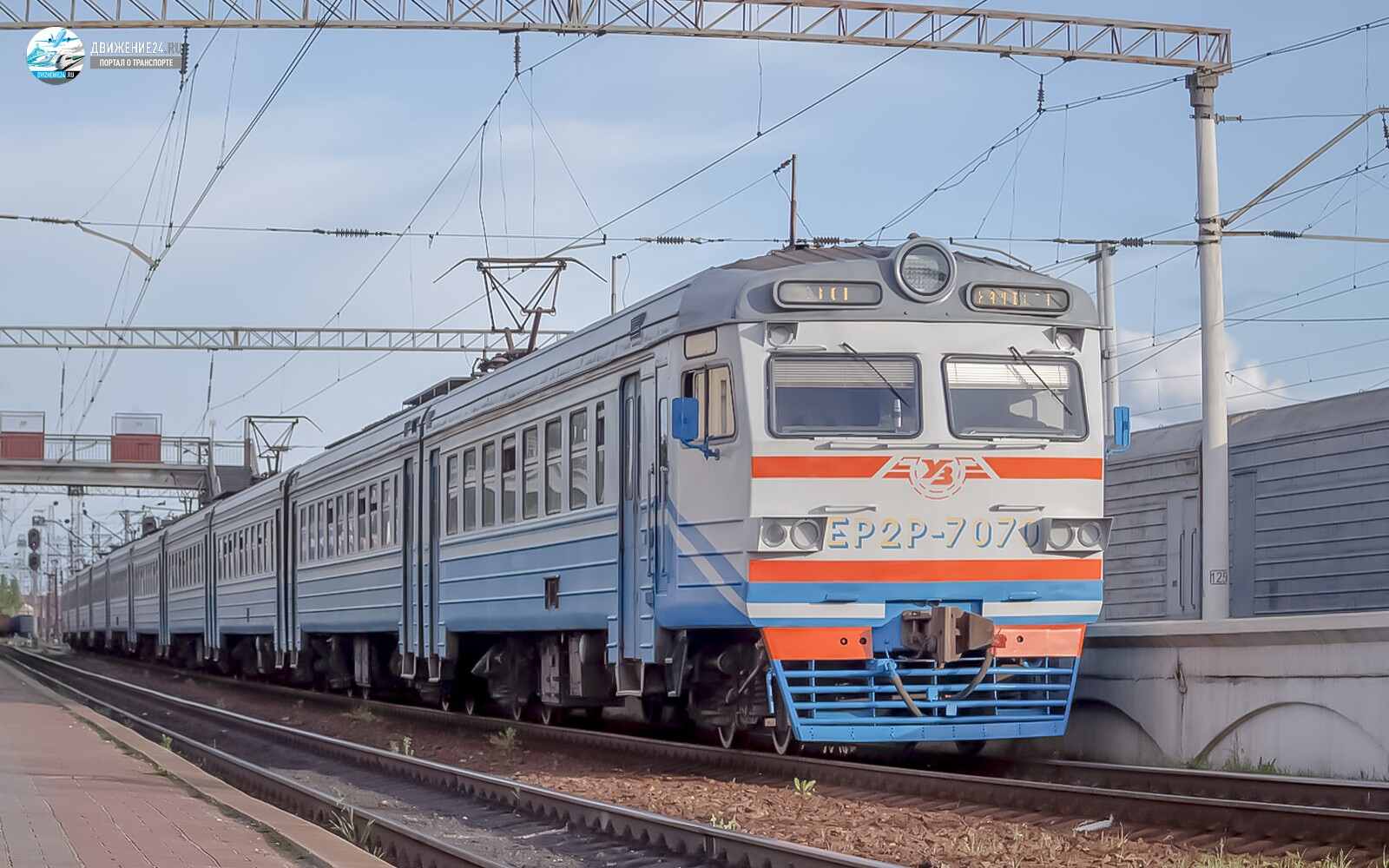 Фото электропоезда ЭР2Р
