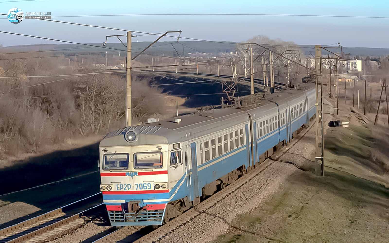 Фото электропоезда ЭР2Р