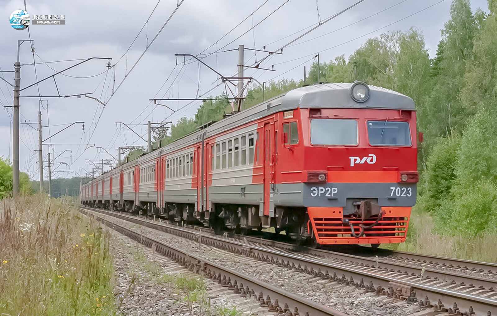 Электропоезд ЭР2Р