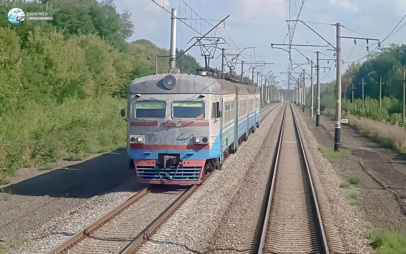 Фото электропоезда ЭР2Т