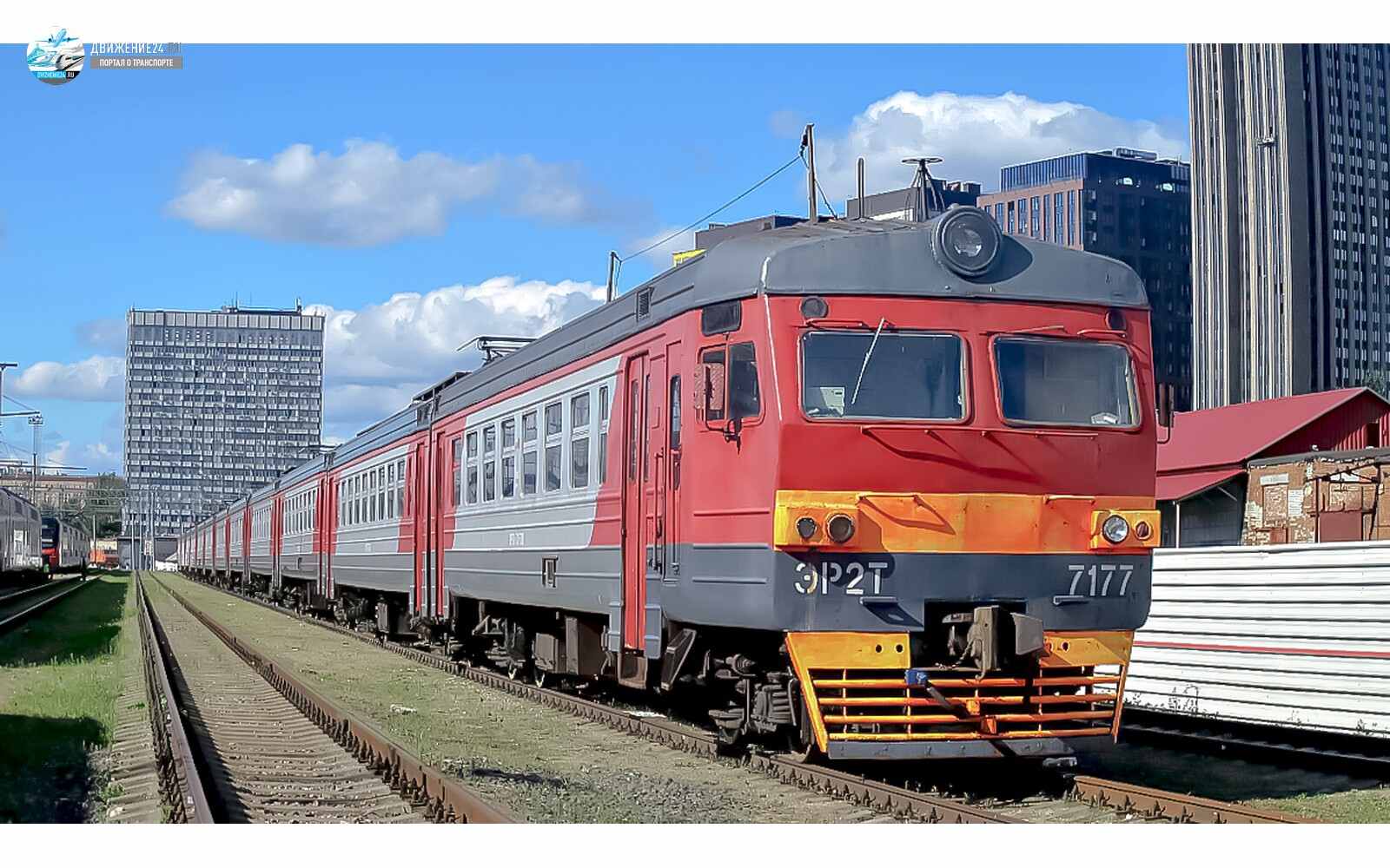 Фото электропоезда ЭР2Т