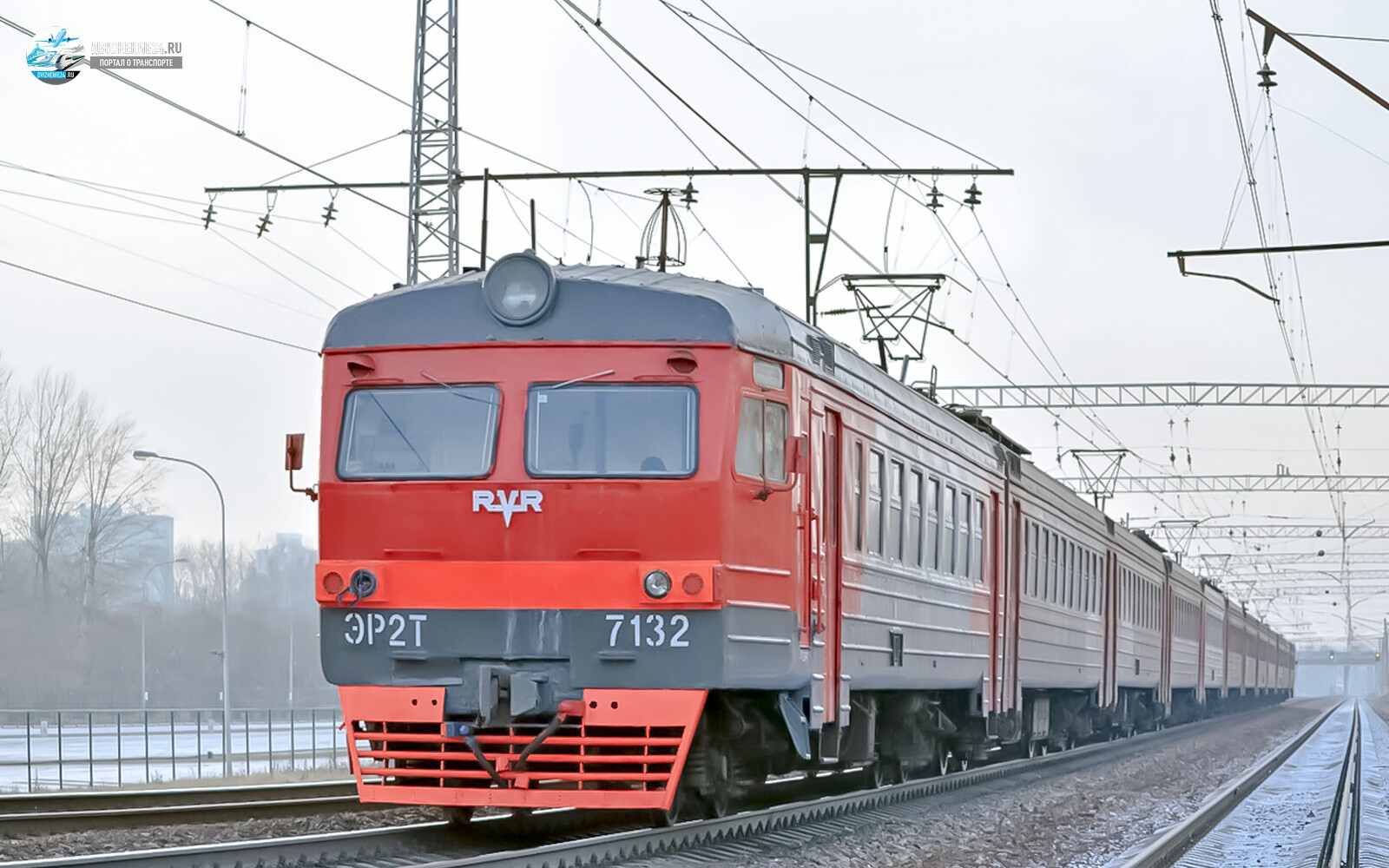 Фото электропоезда ЭР2Т