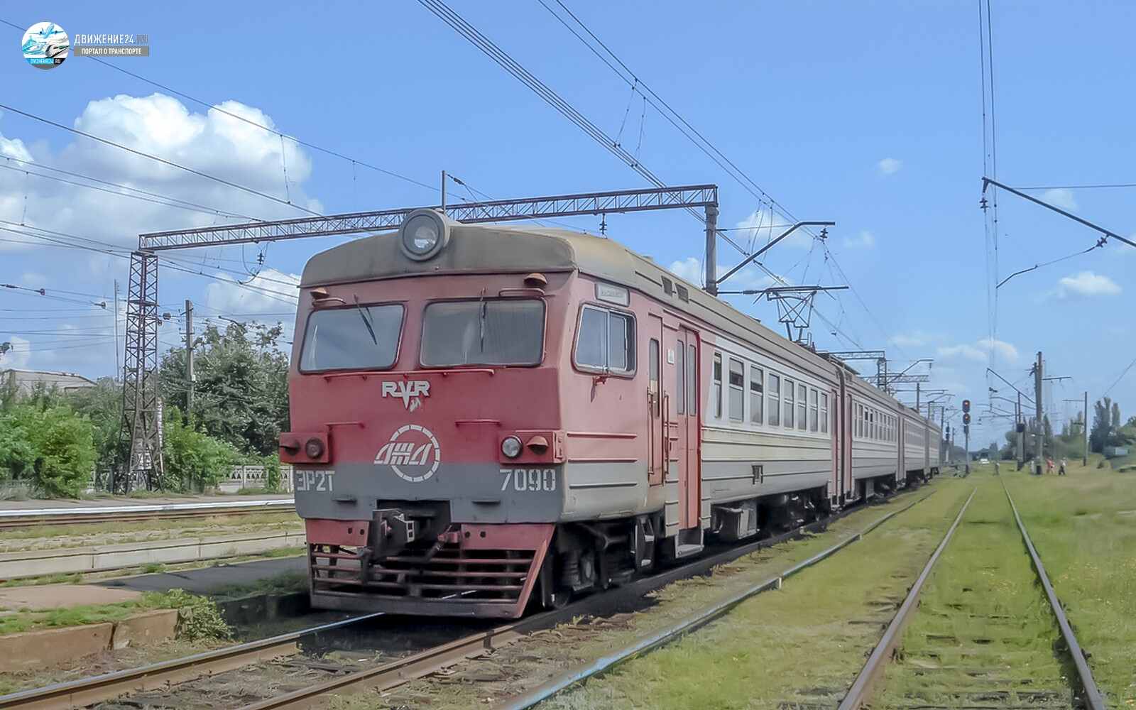 Фото электропоезда ЭР2Т