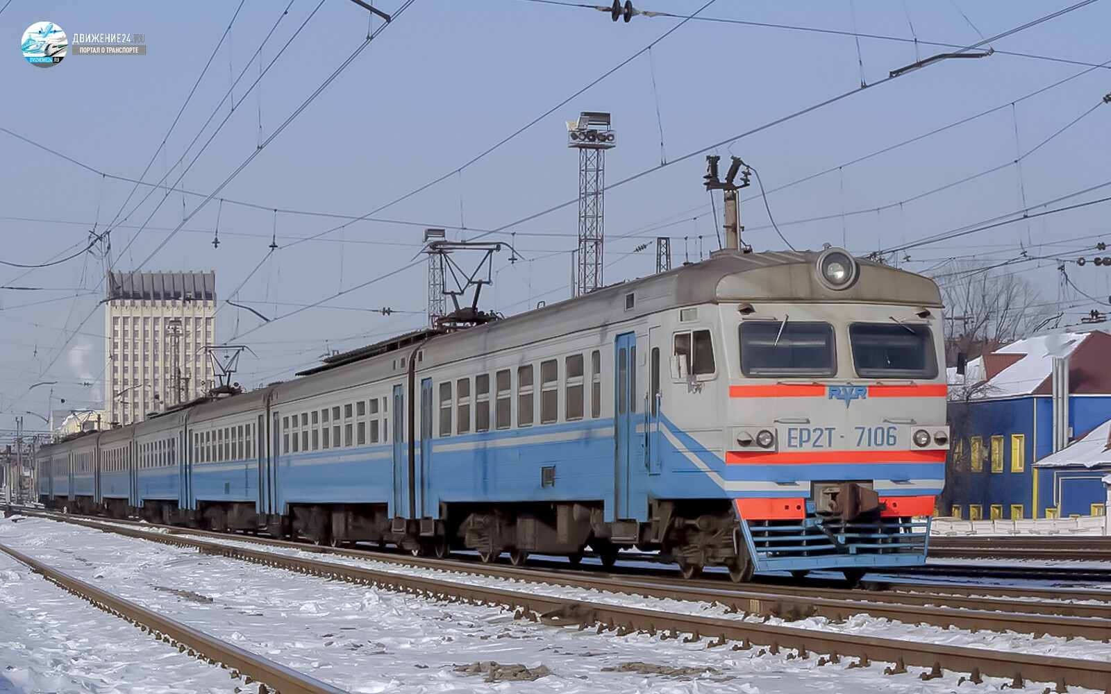 Фото электропоезда ЭР2Т