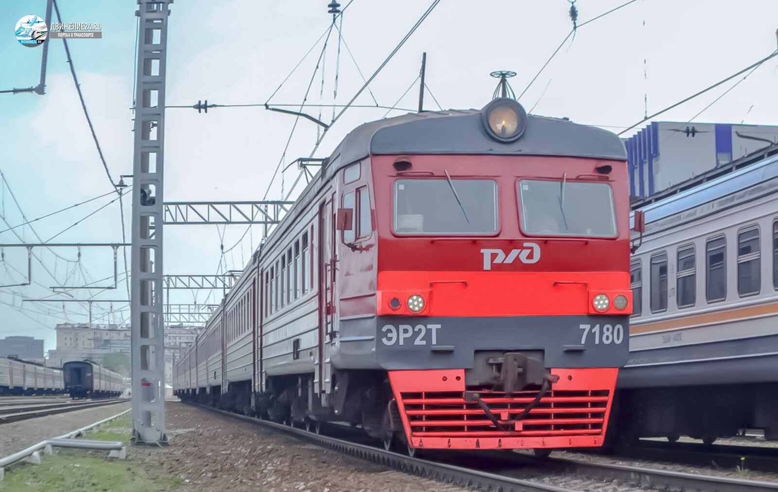 Электропоезд ЭР2Т