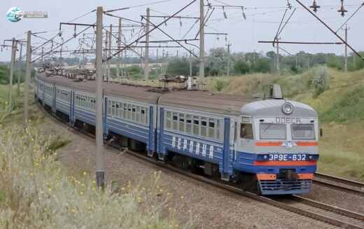 Электропоезд ЭР9Е