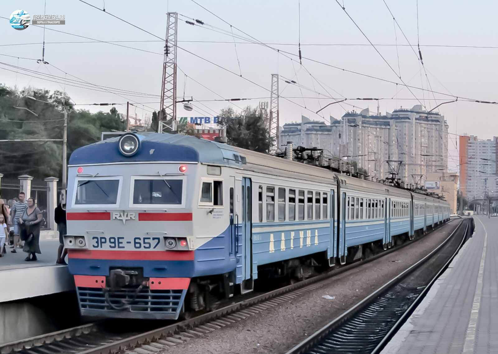 Электропоезд ЭР9Е