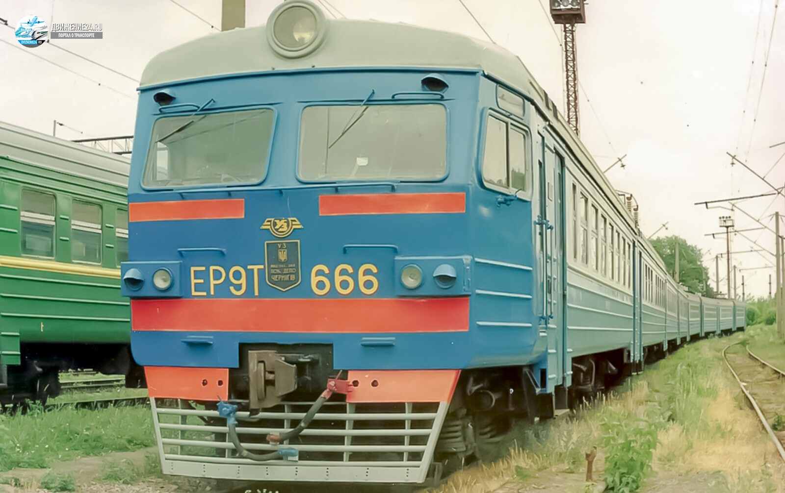 Электропоезд ЭР9Е