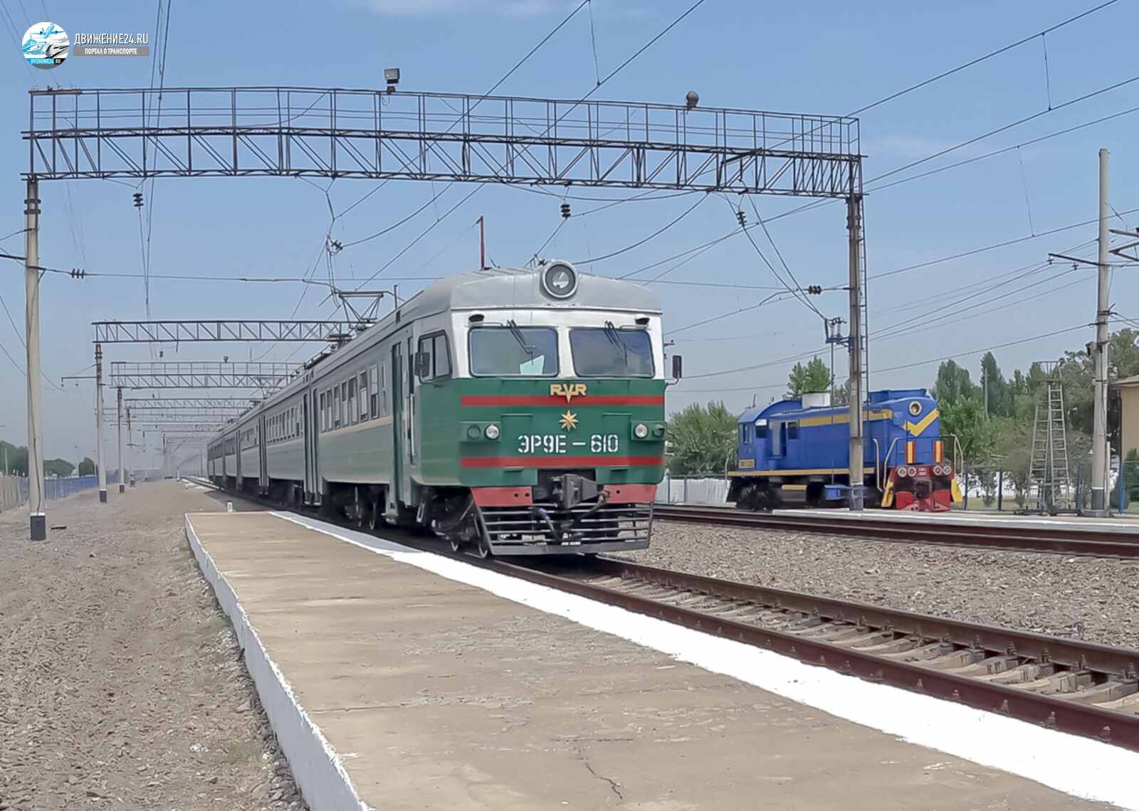 Электропоезд ЭР9Е