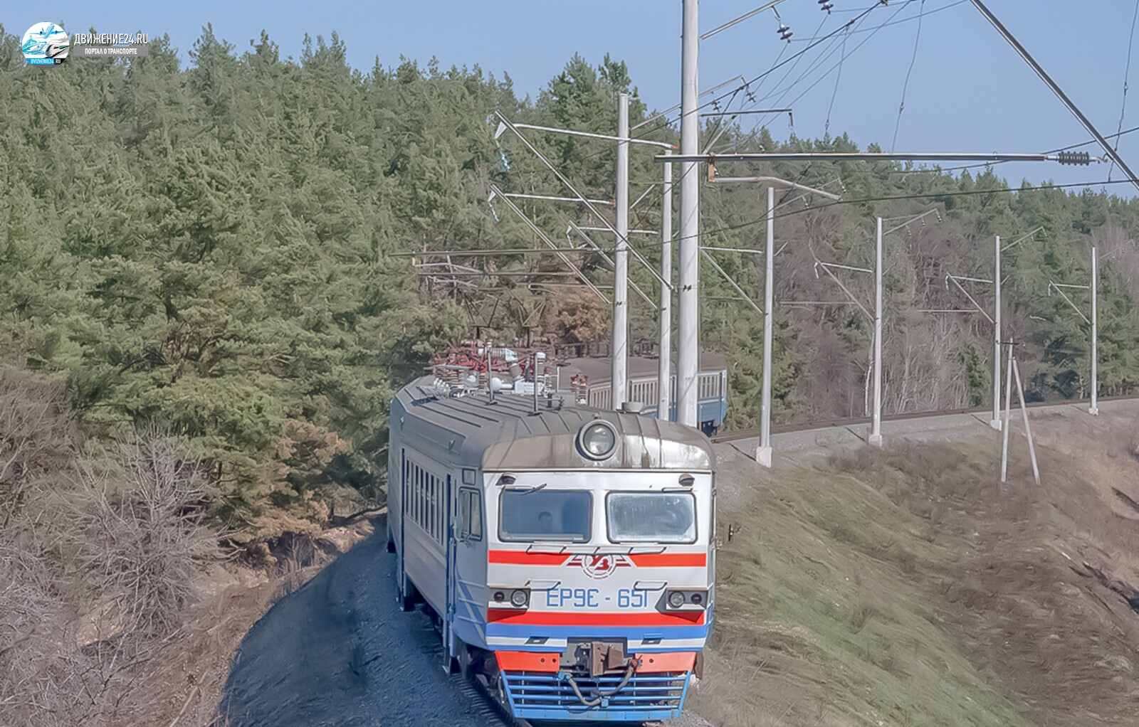 Электропоезд ЭР9Е