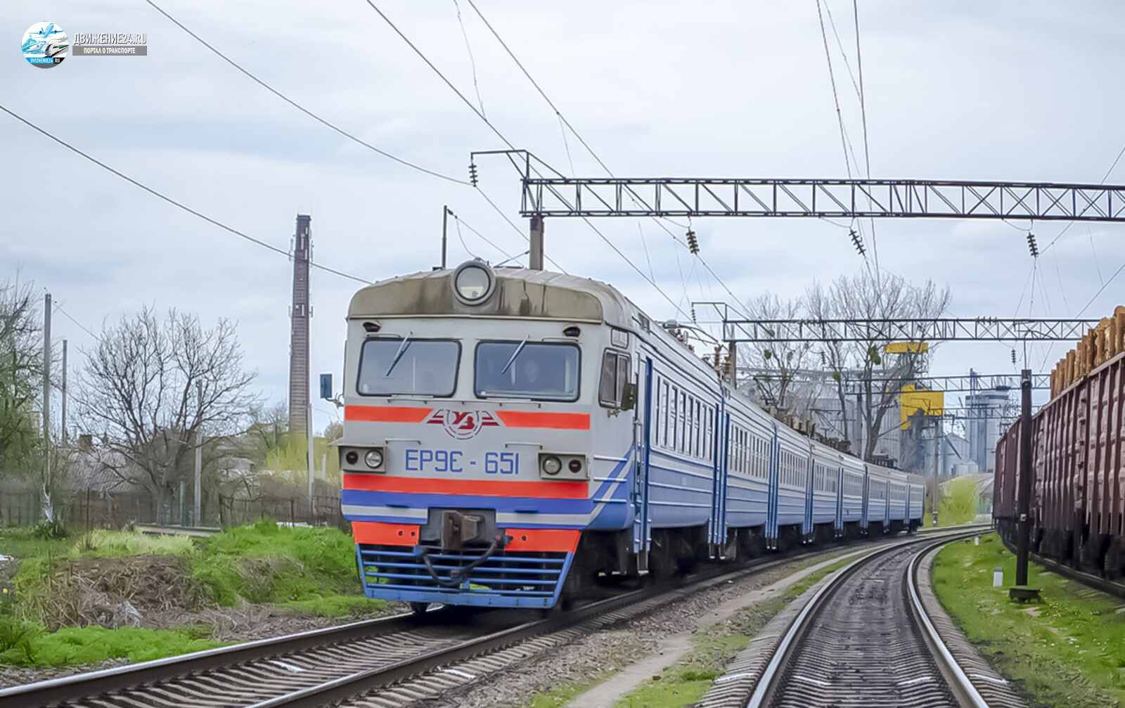 Электропоезд ЭР9Е