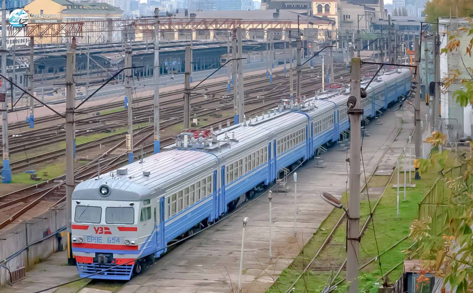 Электропоезд ЭР9Е