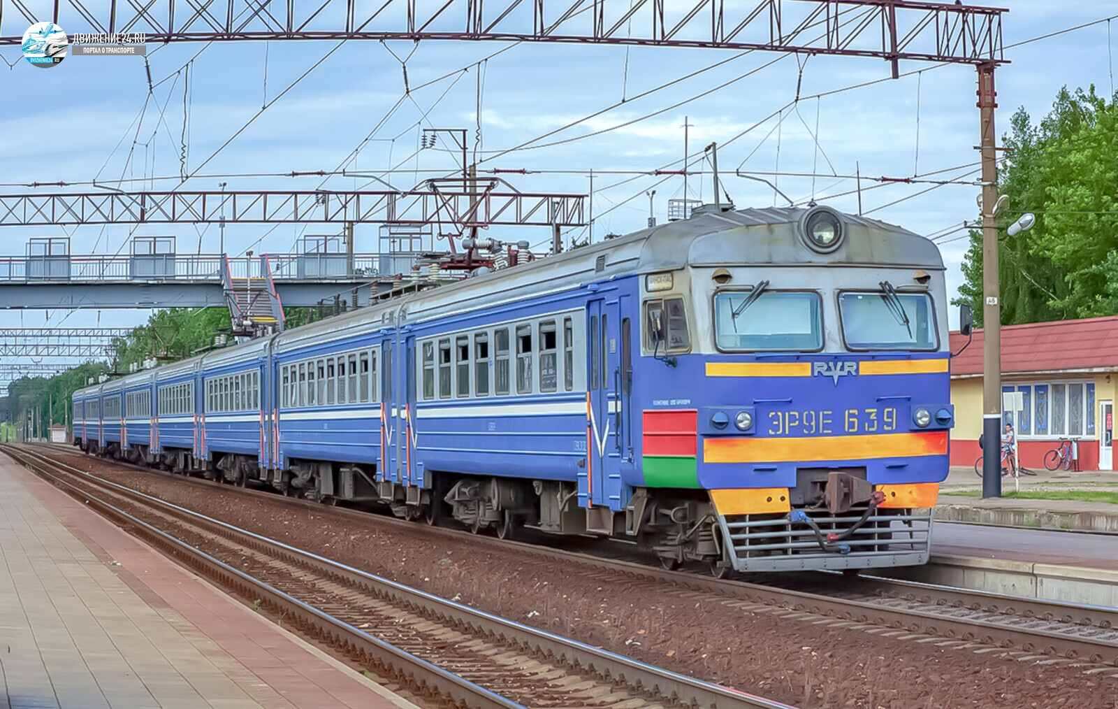 Электропоезд ЭР9Е