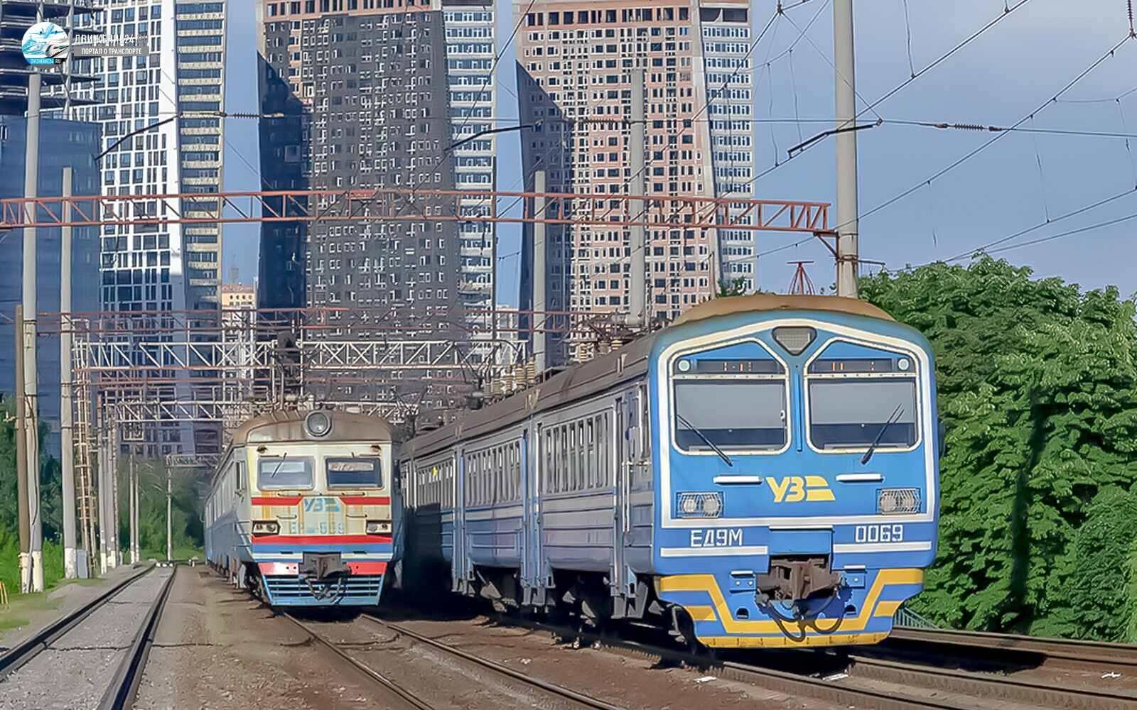 Электропоезд ЭР9М