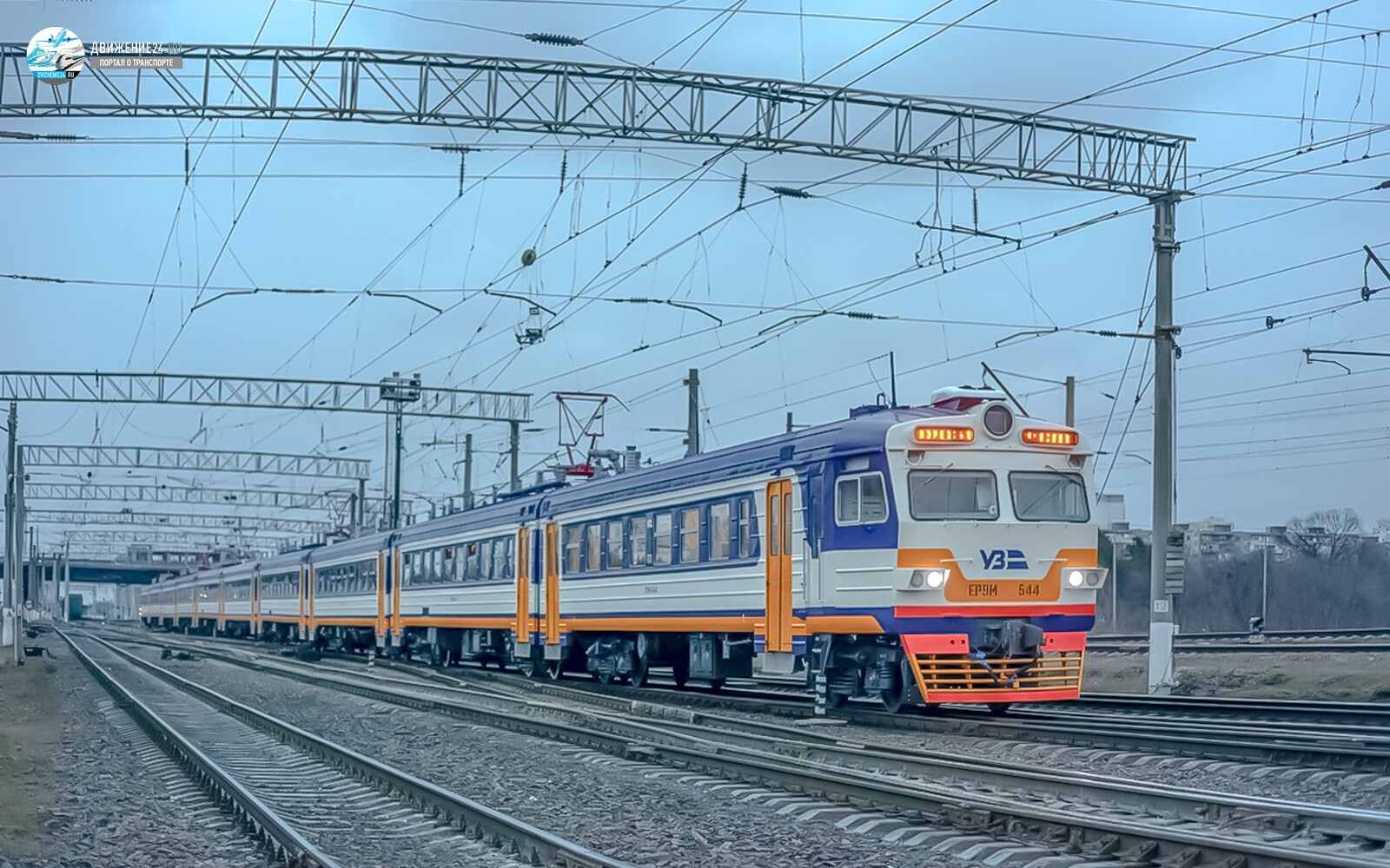 Электропоезд ЭР9М