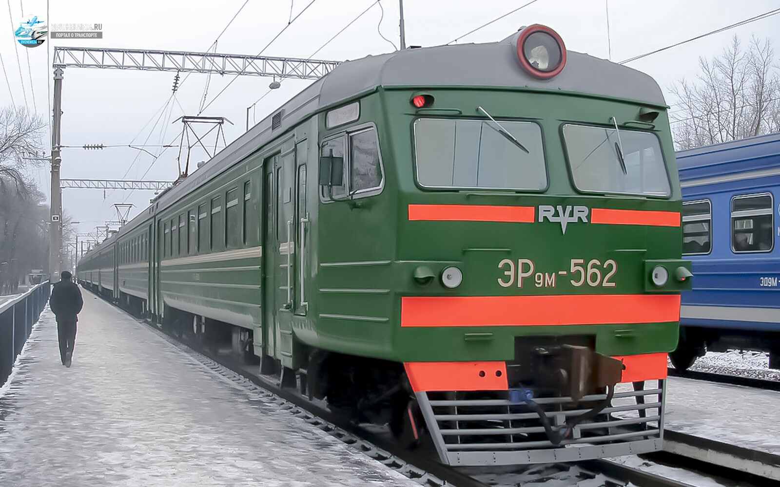 Электропоезд ЭР9М