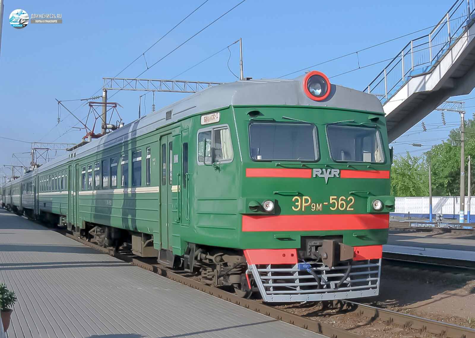 Электропоезд ЭР9М