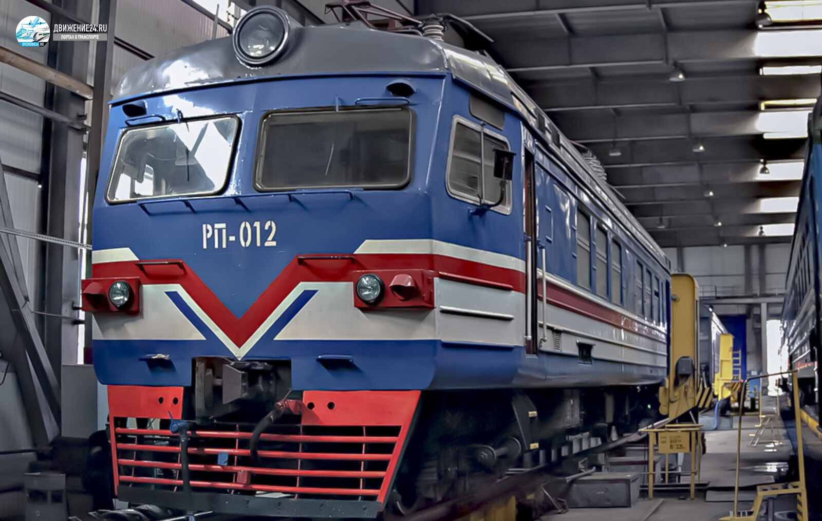 Электропоезд ЭР9М