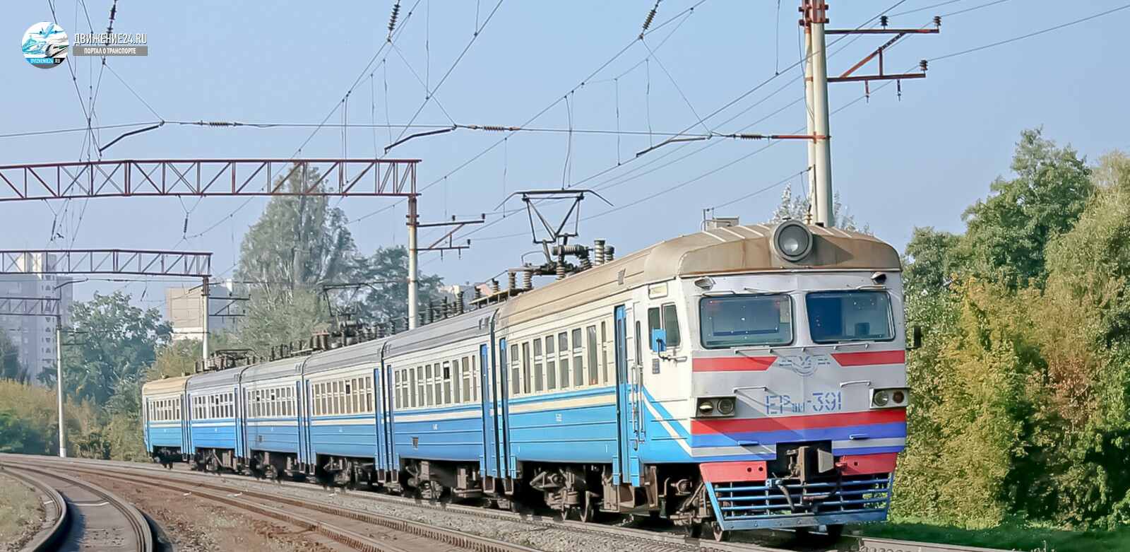 Электропоезд ЭР9М