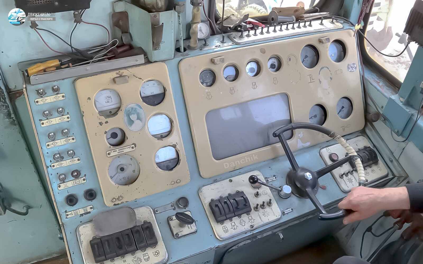 Кабина тепловоза ТЭМ7