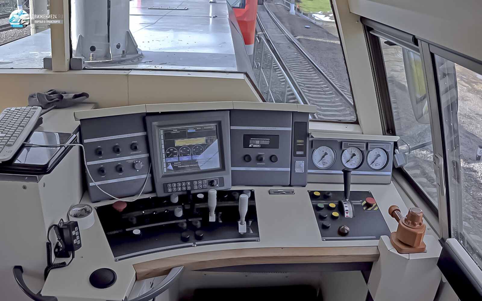 Фото кабины тепловоза ТЭМ9