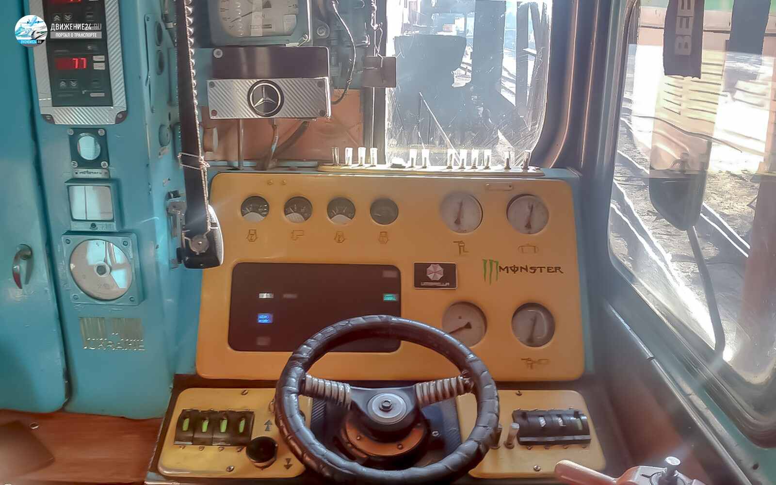 Фото тепловоза ТГМ4 кабина