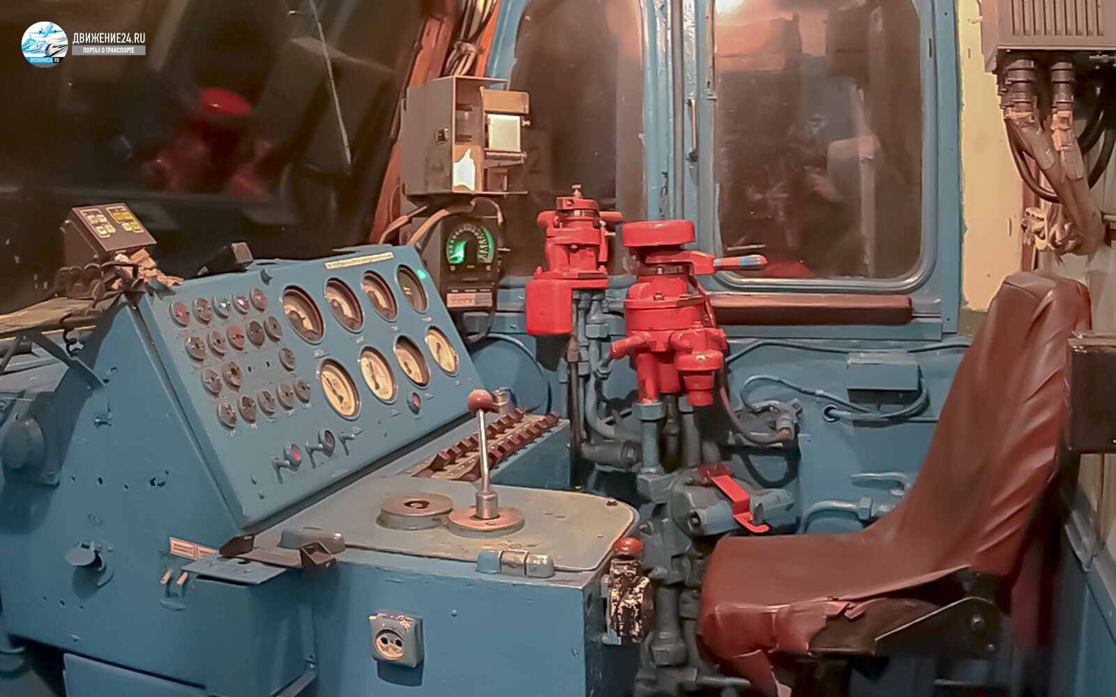 Кабина электровоза ВЛ60