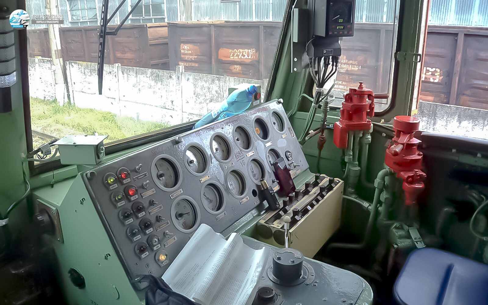 Кабина электровоза ВЛ80с