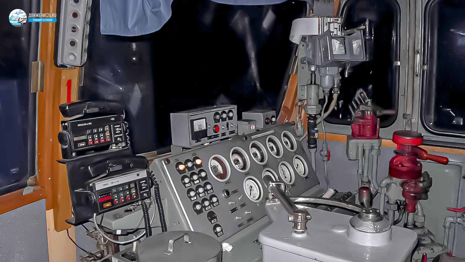 кабина Электровоза ВЛ82м