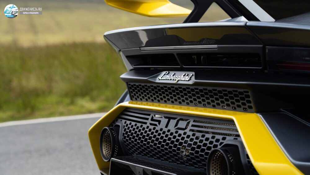 Lamborghini Huracan STO 2021