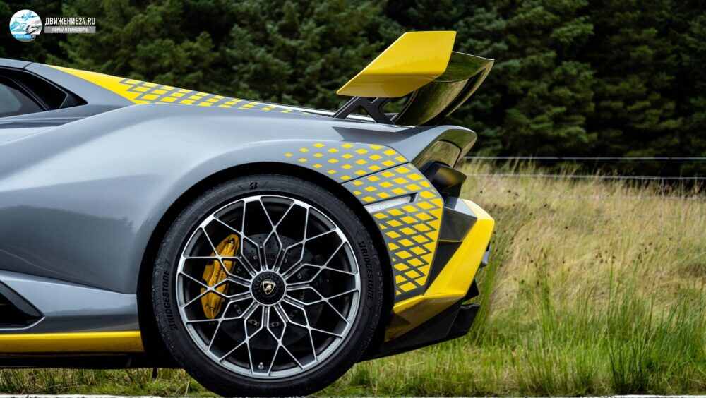 Lamborghini Huracan STO 2021