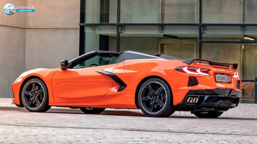 Кабриолет Chevrolet Corvette 2021 года