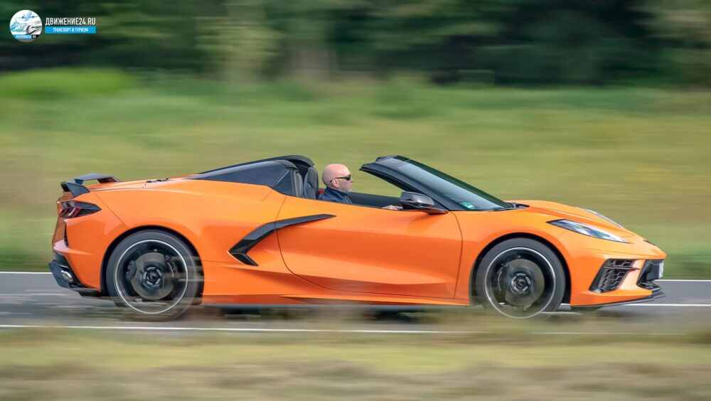 Кабриолет Chevrolet Corvette 2021 года