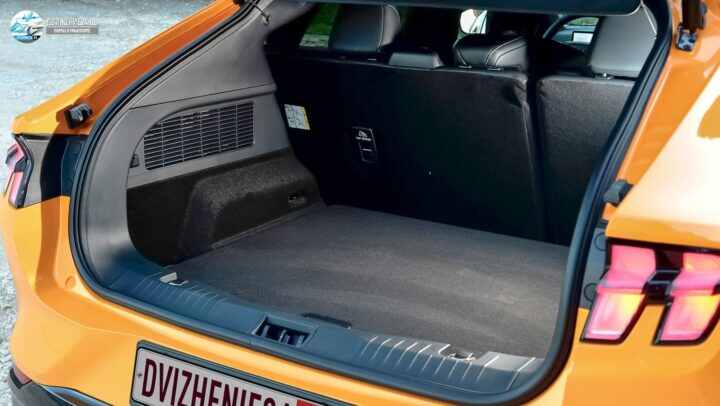 Ford Mustang Mach-E GT 2021