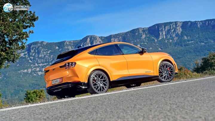 Ford Mustang Mach-E GT 2021