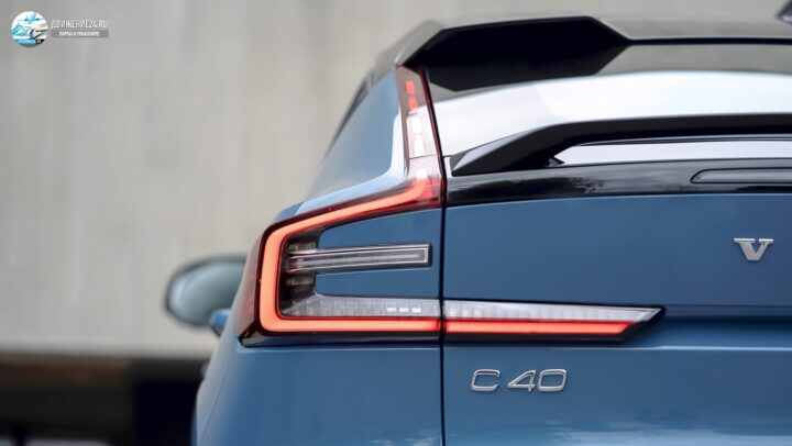 Volvo C40 Recharging 2021
