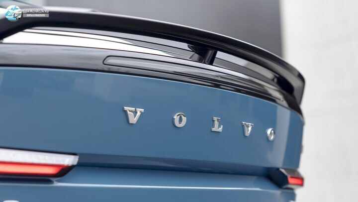 Volvo C40 Recharging 2021