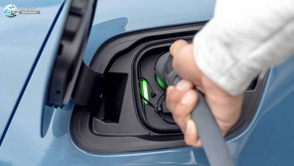 Volvo C40 Recharging 2021