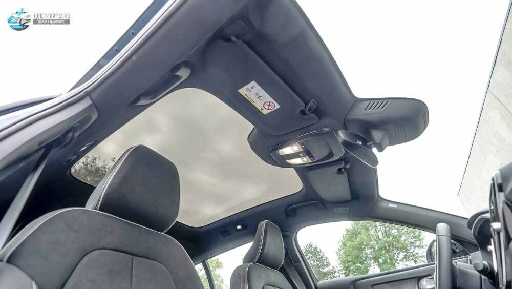 Volvo C40 Recharging 2021