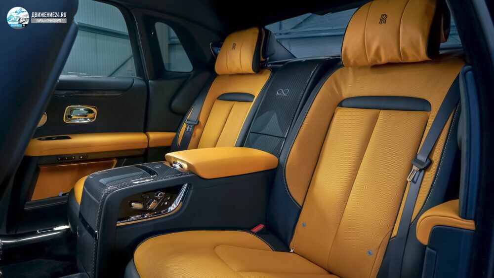 Rolls-Royce Black Badge Ghost 2021