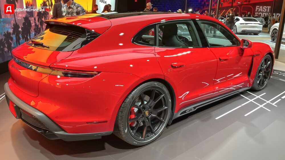 LA auto show-Porsche Taycan GTS Sport Turismo