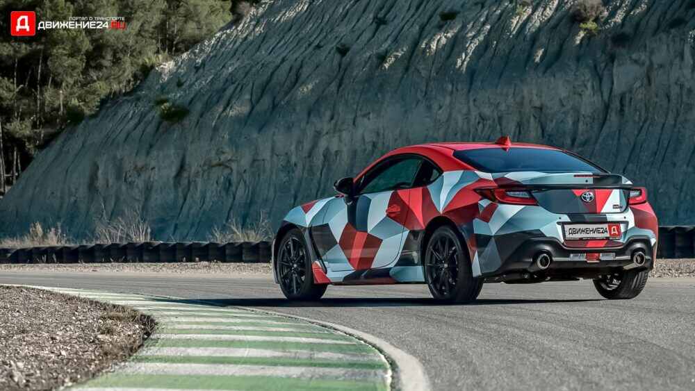 Фото прототипа Toyota GR86 2022