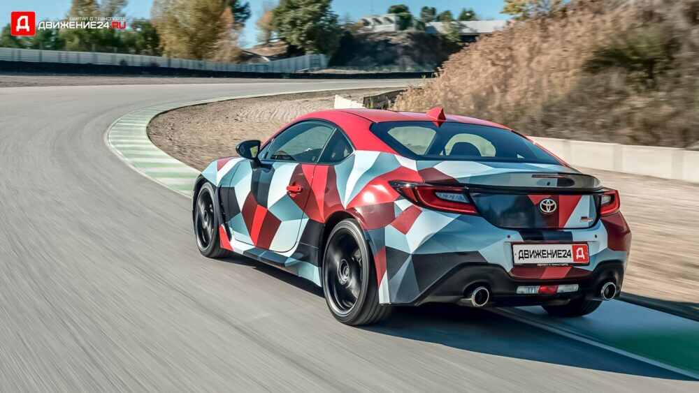 Фото прототипа Toyota GR86 2022