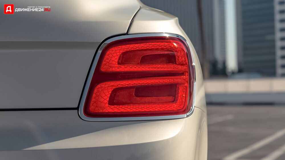 Bentley Flying Spur V8 2021