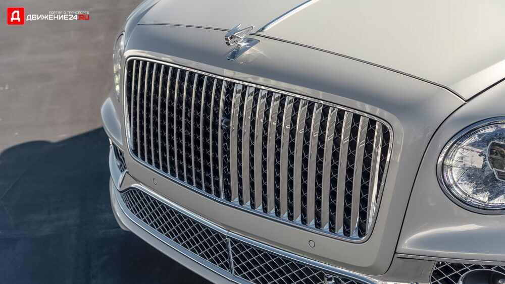 Bentley Flying Spur V8 2021